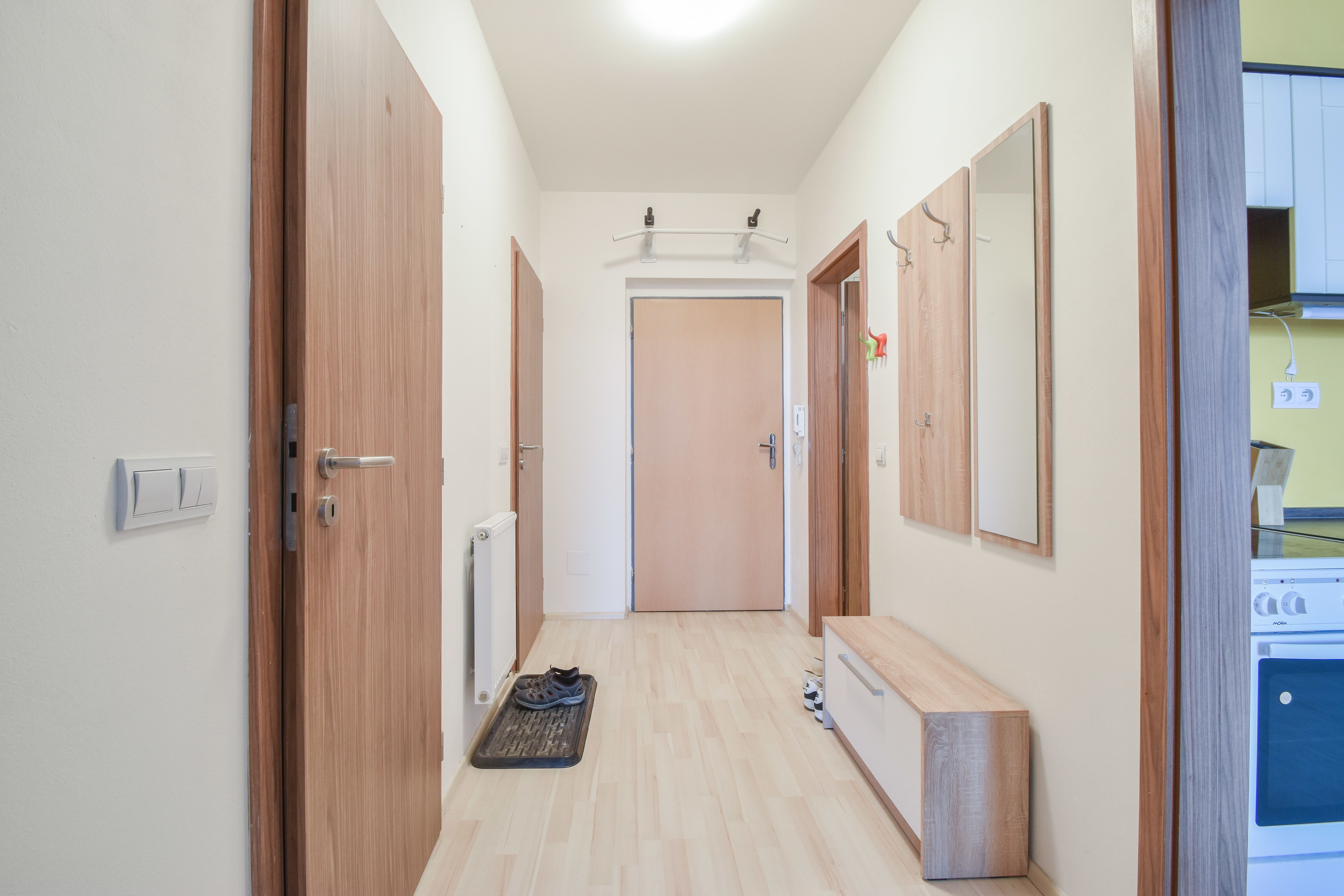 Pronájem bytu 2+kk s balkonem a parkováním, ul. Jeremiášova - obrázek č.9
