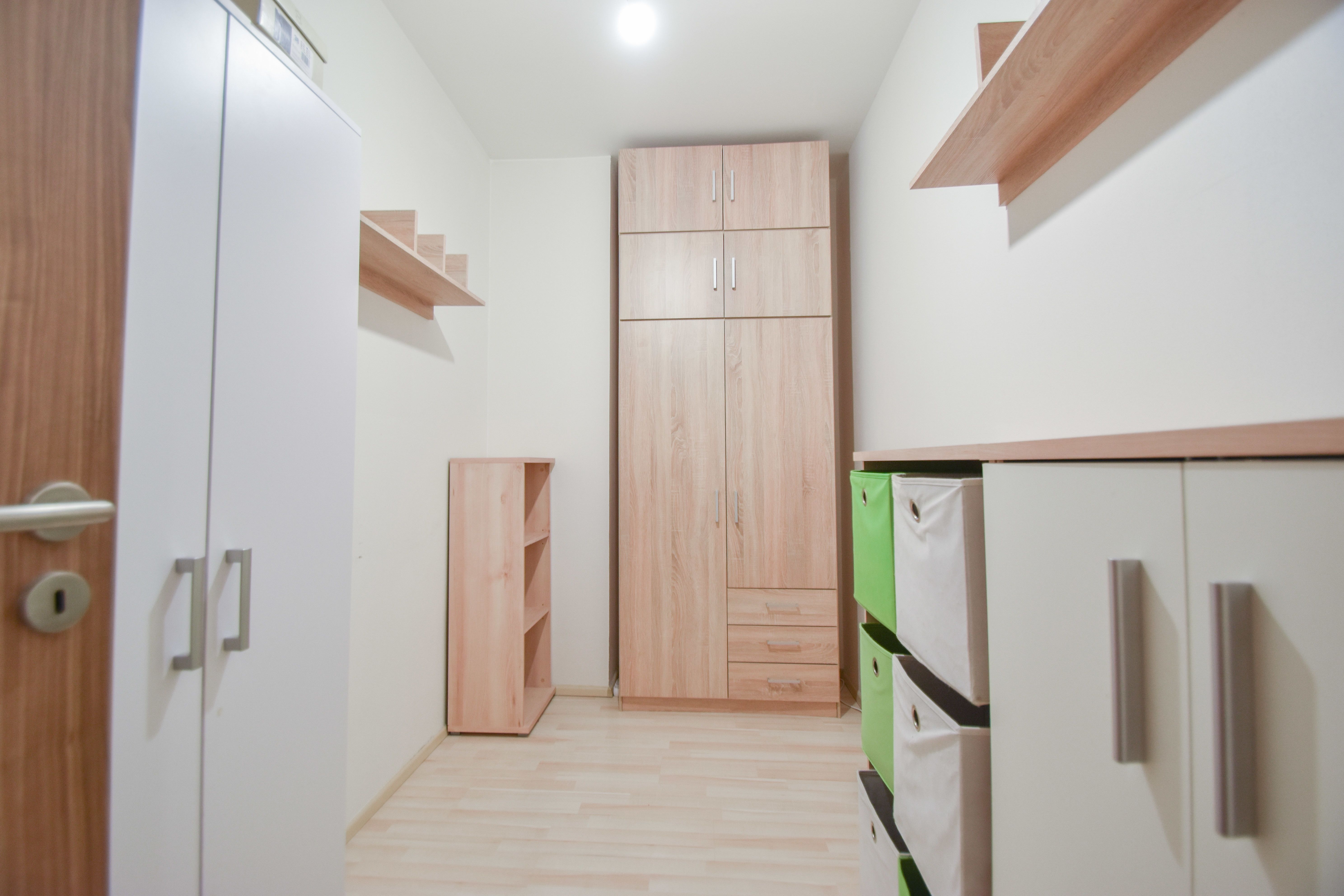 Pronájem bytu 2+kk s balkonem a parkováním, ul. Jeremiášova - obrázek č.13