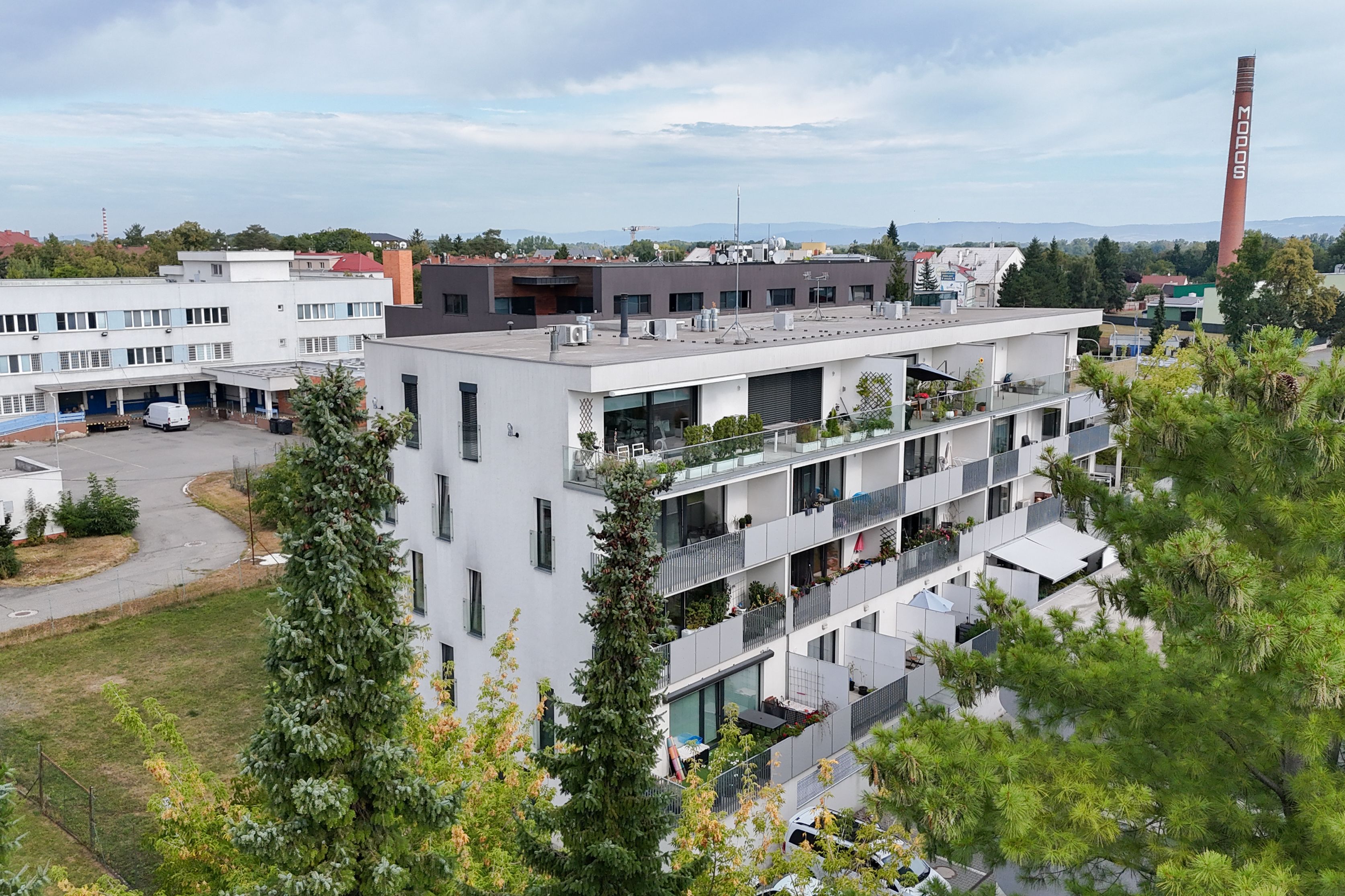 Pronájem 2+kk s balkonem a parkováním, ul. Wellnerova - obrázek č.14