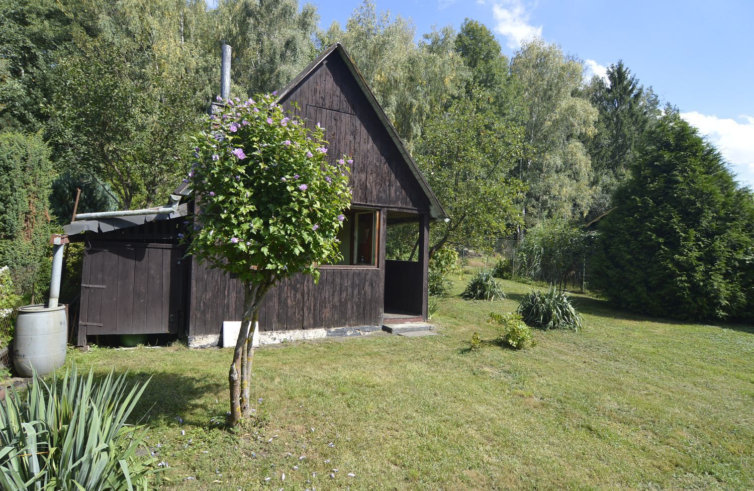 Zahrada u lesa se zahradním domkem v Týništi nad Orlicí. - obrázek č.10