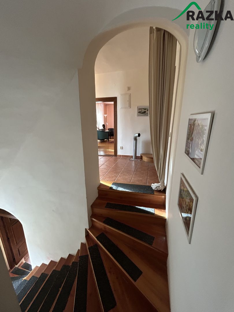 Prodej usedlosti s rozlehlými pozemky v obci Dolní Jadruž - obrázek č.15