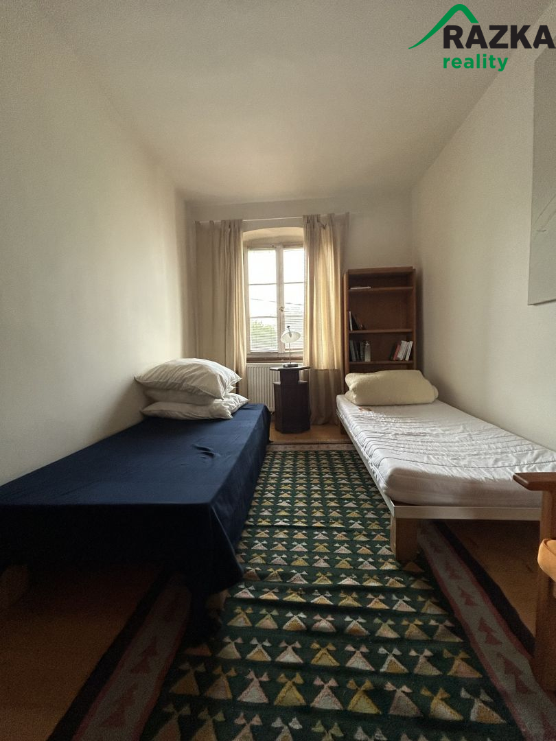 Prodej usedlosti s rozlehlými pozemky v obci Dolní Jadruž - obrázek č.16