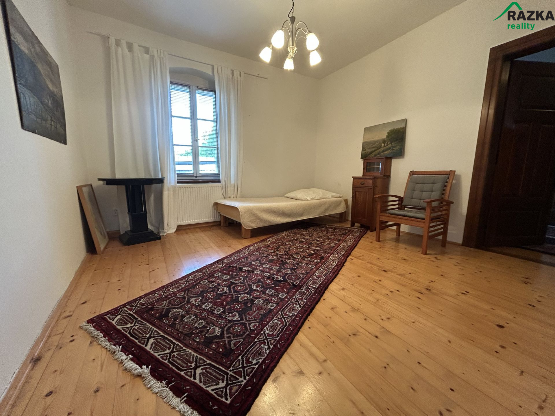 Prodej usedlosti s rozlehlými pozemky v obci Dolní Jadruž - obrázek č.18