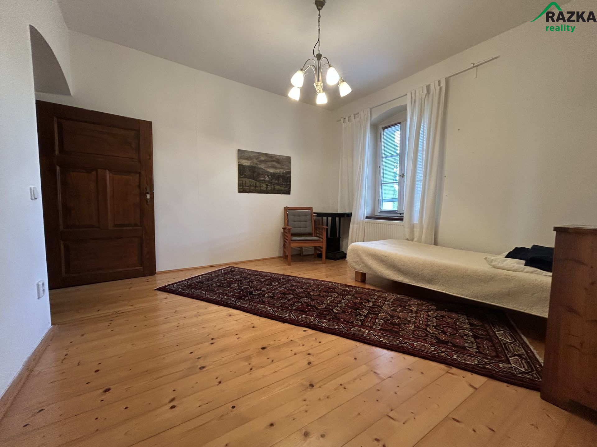 Prodej usedlosti s rozlehlými pozemky v obci Dolní Jadruž - obrázek č.19