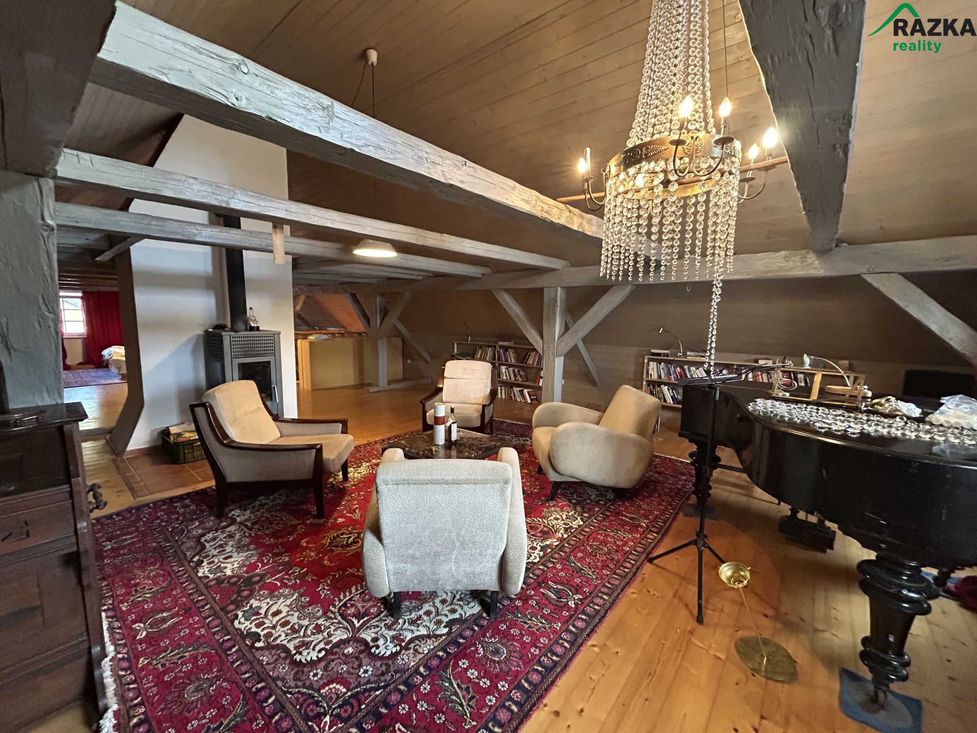 Prodej usedlosti s rozlehlými pozemky v obci Dolní Jadruž - obrázek č.25