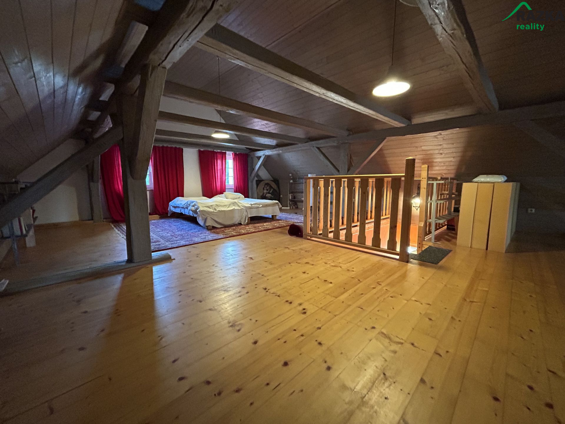 Prodej usedlosti s rozlehlými pozemky v obci Dolní Jadruž - obrázek č.26