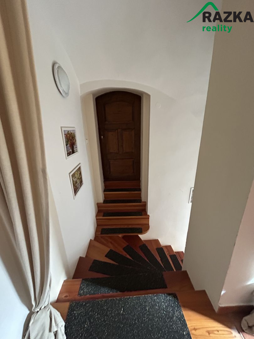 Prodej usedlosti s rozlehlými pozemky v obci Dolní Jadruž - obrázek č.27