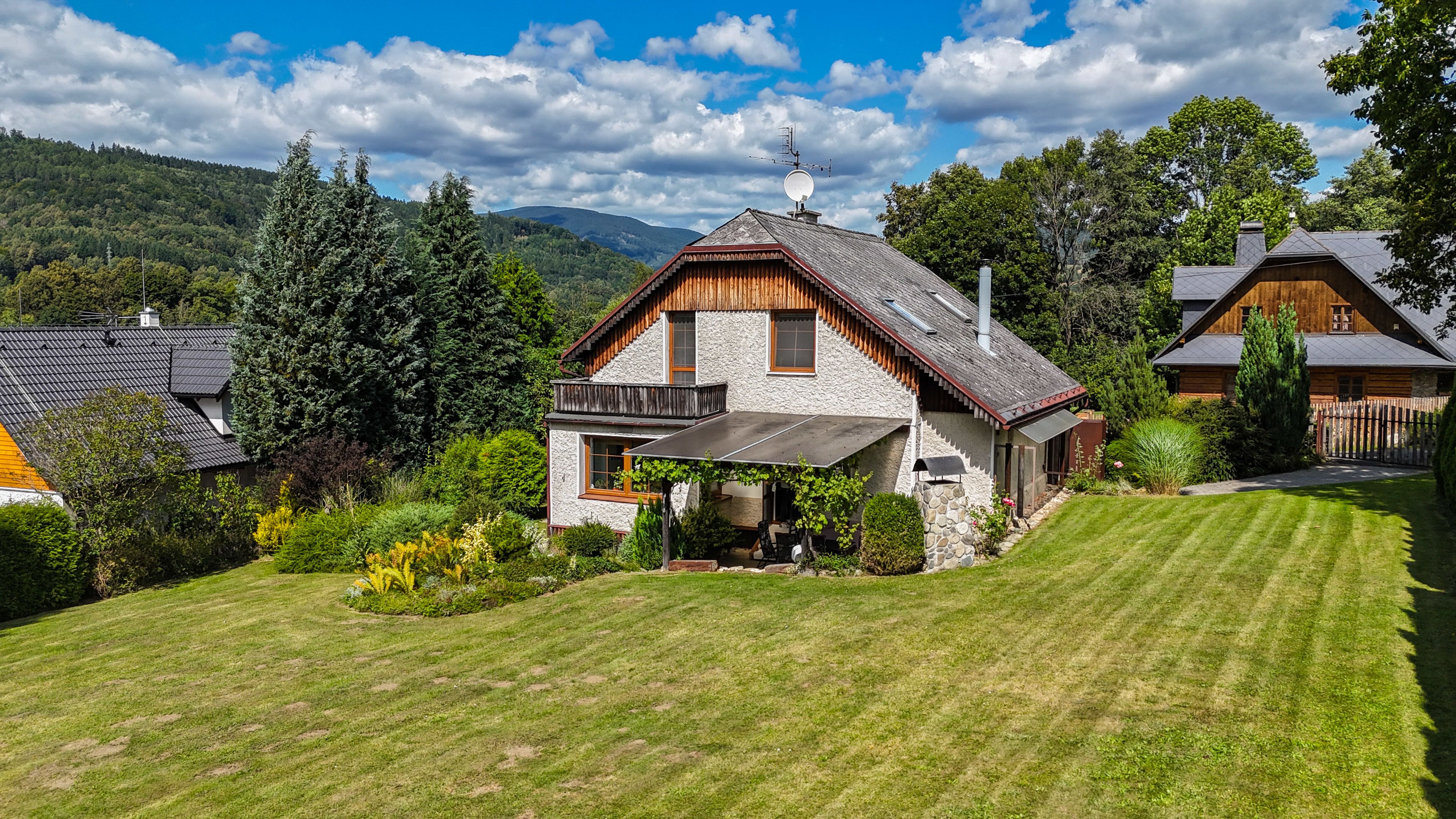 Prodej hezkého domu v Jeseníkách - titulní obrázek--