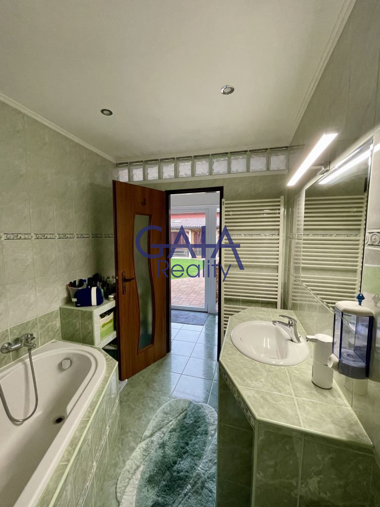 Rodinný dům se dvěma byty - obrázek č.13