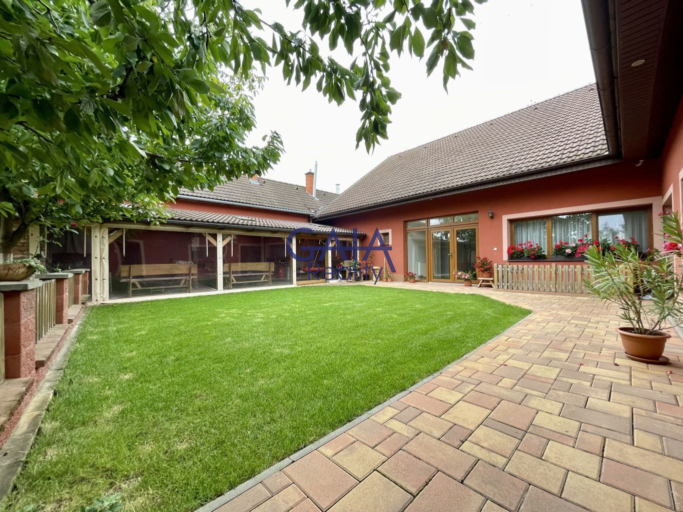 Rodinný dům se dvěma byty - obrázek č.26