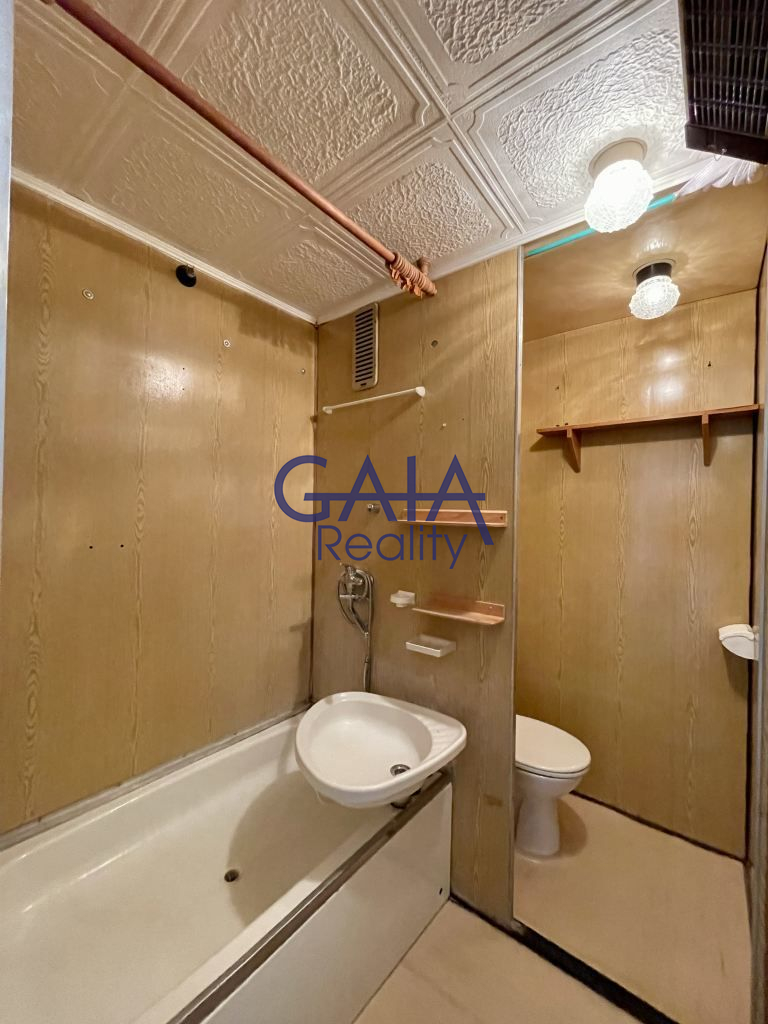 Pronájem bytu s balkonem v centru města - obrázek č.6