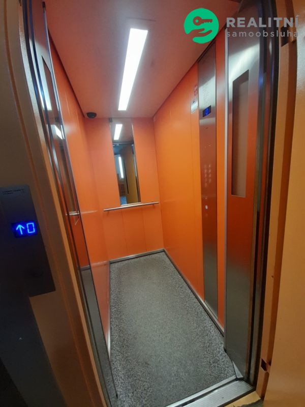 Prodám byt 3+1 v Nové Roli. - obrázek č.28
