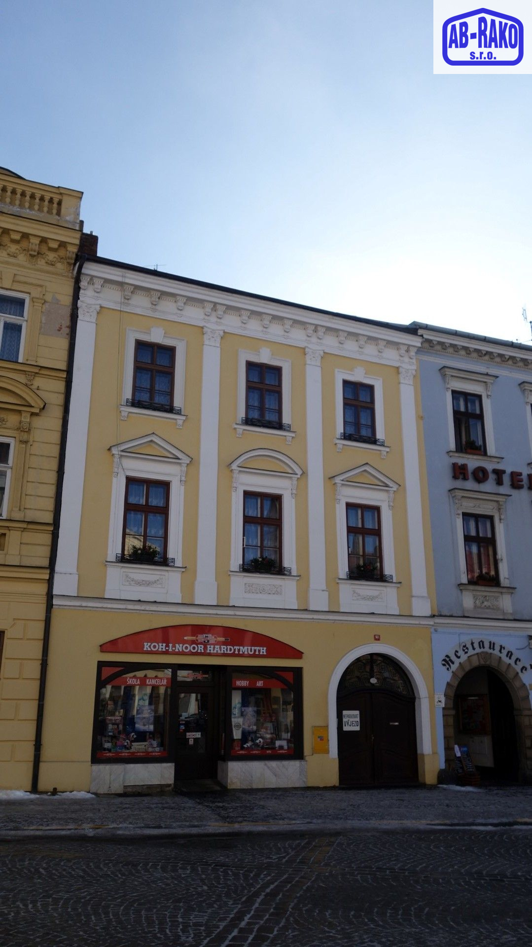 Výnosový byt 2+KK+šatna v histor. centru Jindřichova Hradce - obrázek č.2