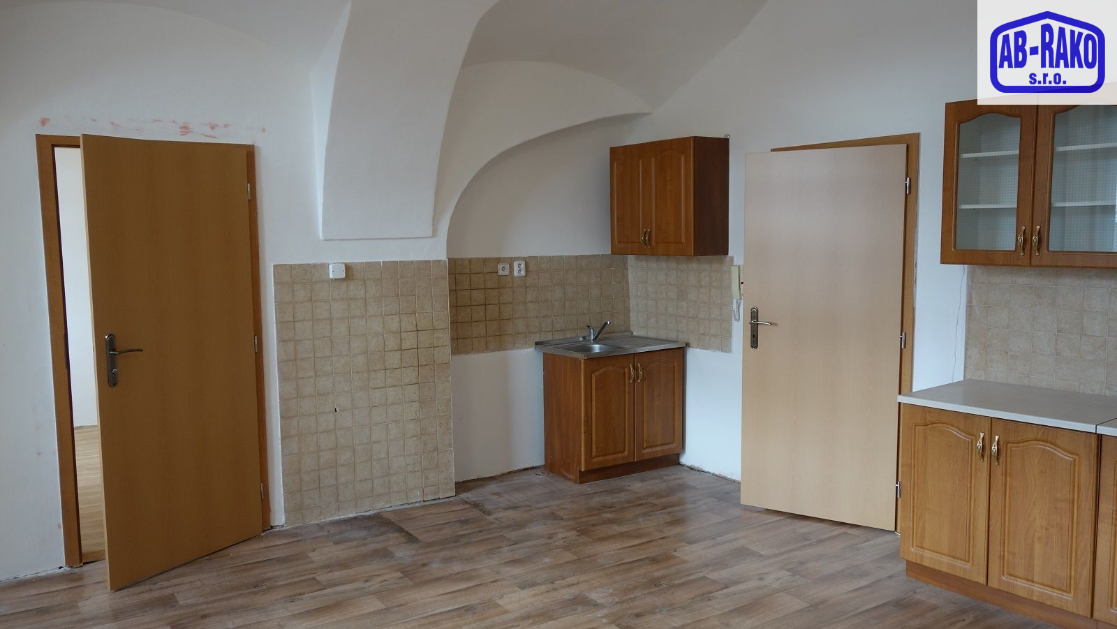 Výnosový byt 2+KK+šatna v histor. centru Jindřichova Hradce - obrázek č.5