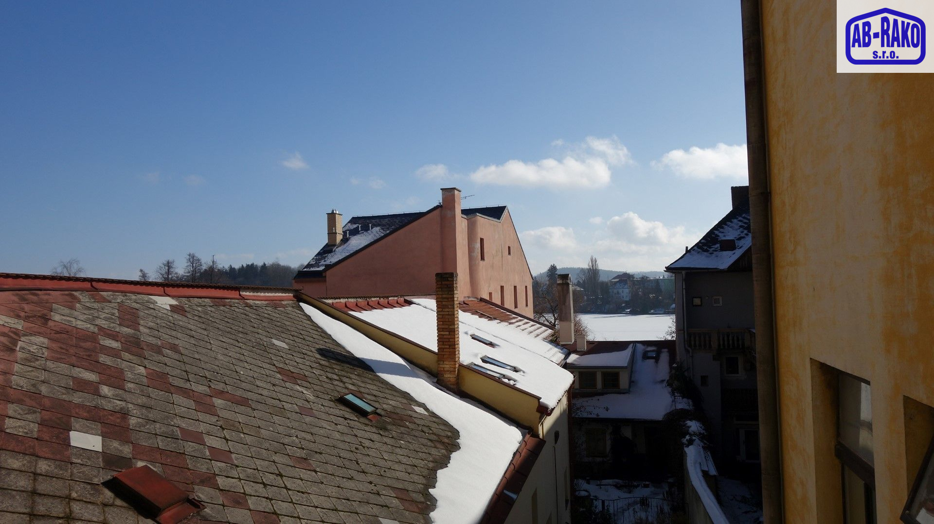 Výnosový byt 2+KK+šatna v histor. centru Jindřichova Hradce - obrázek č.17