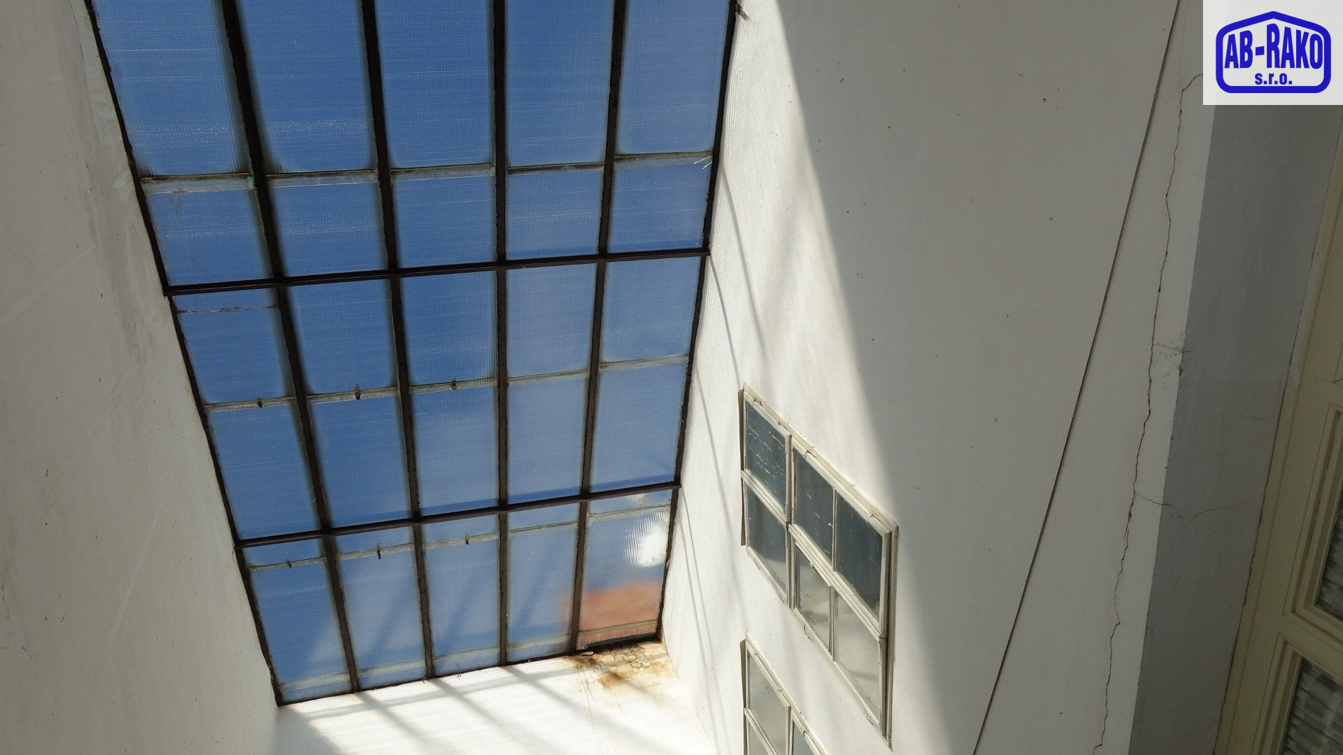 Výnosový byt 2+KK+šatna v histor. centru Jindřichova Hradce - obrázek č.19