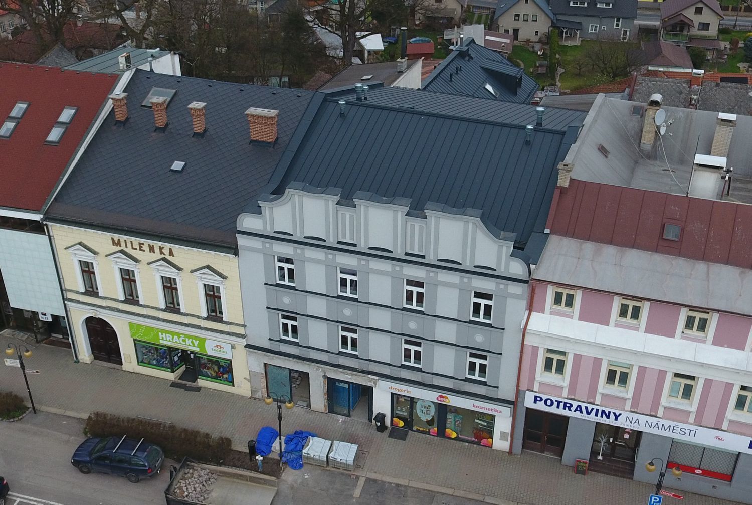 Pronájem bytu 2+kk v Žamberku - Masarykovo náměstí. - titulní obrázek--