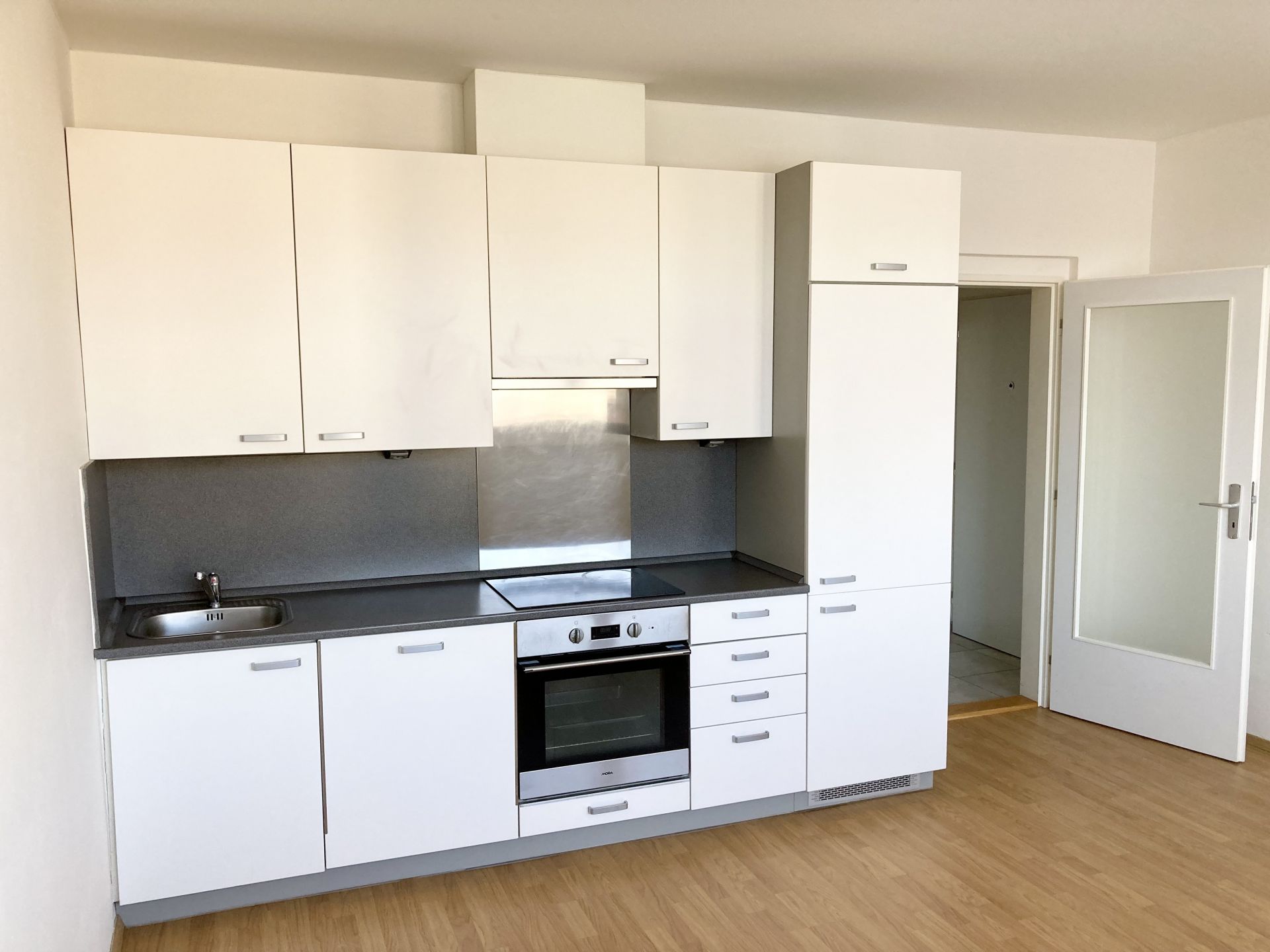 Pronájem bytu 1+kk, 29 m2 v centru Nového Města n/Met. - obrázek č.5