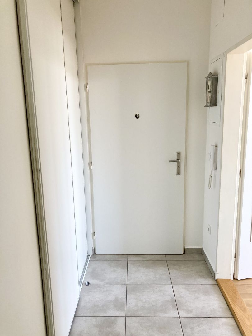 Pronájem bytu 1+kk, 29 m2 v centru Nového Města n/Met. - obrázek č.9