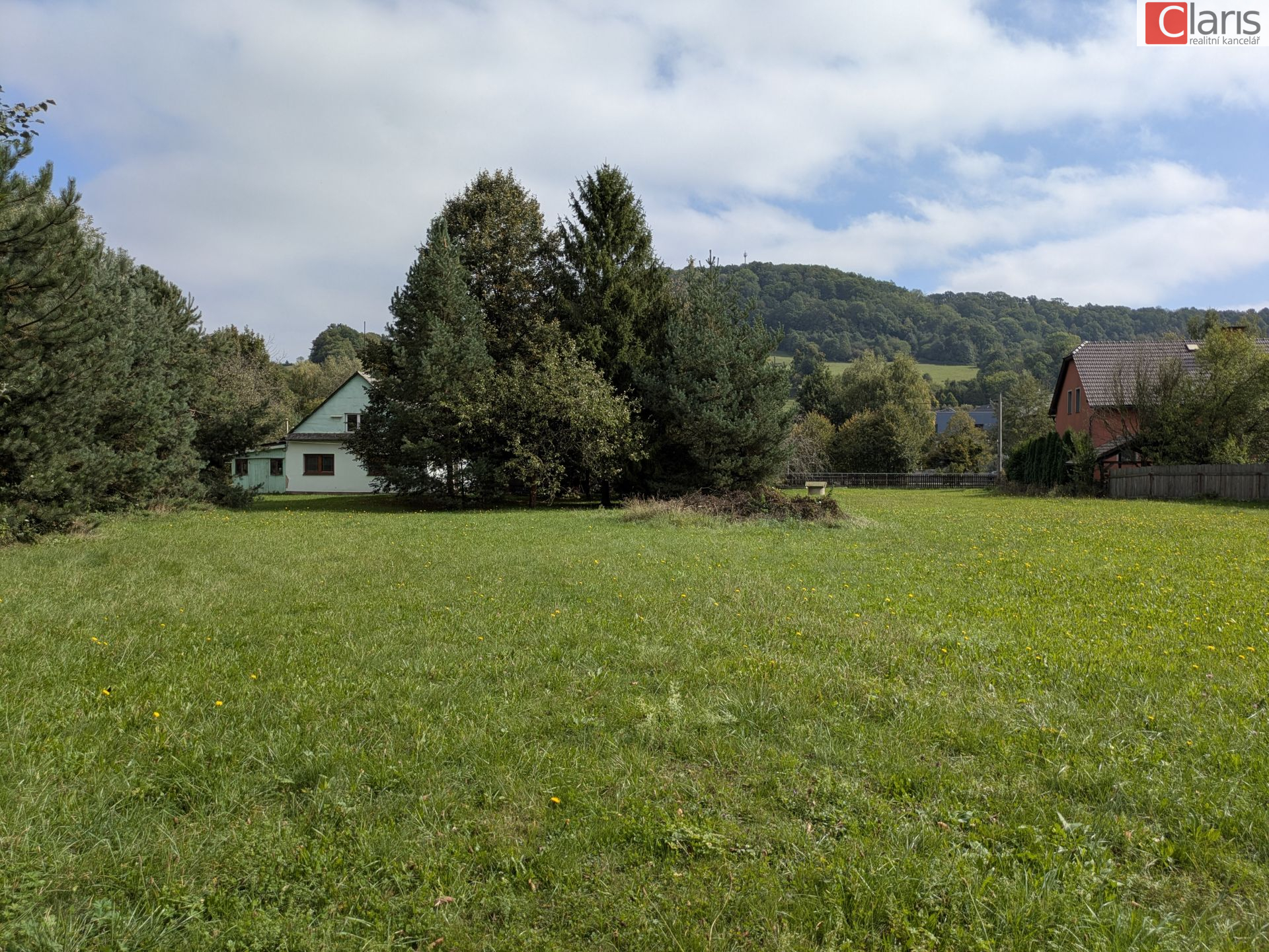 Prodej rodinného domu s rozsáhlými stavebními pozemky - obrázek č.9