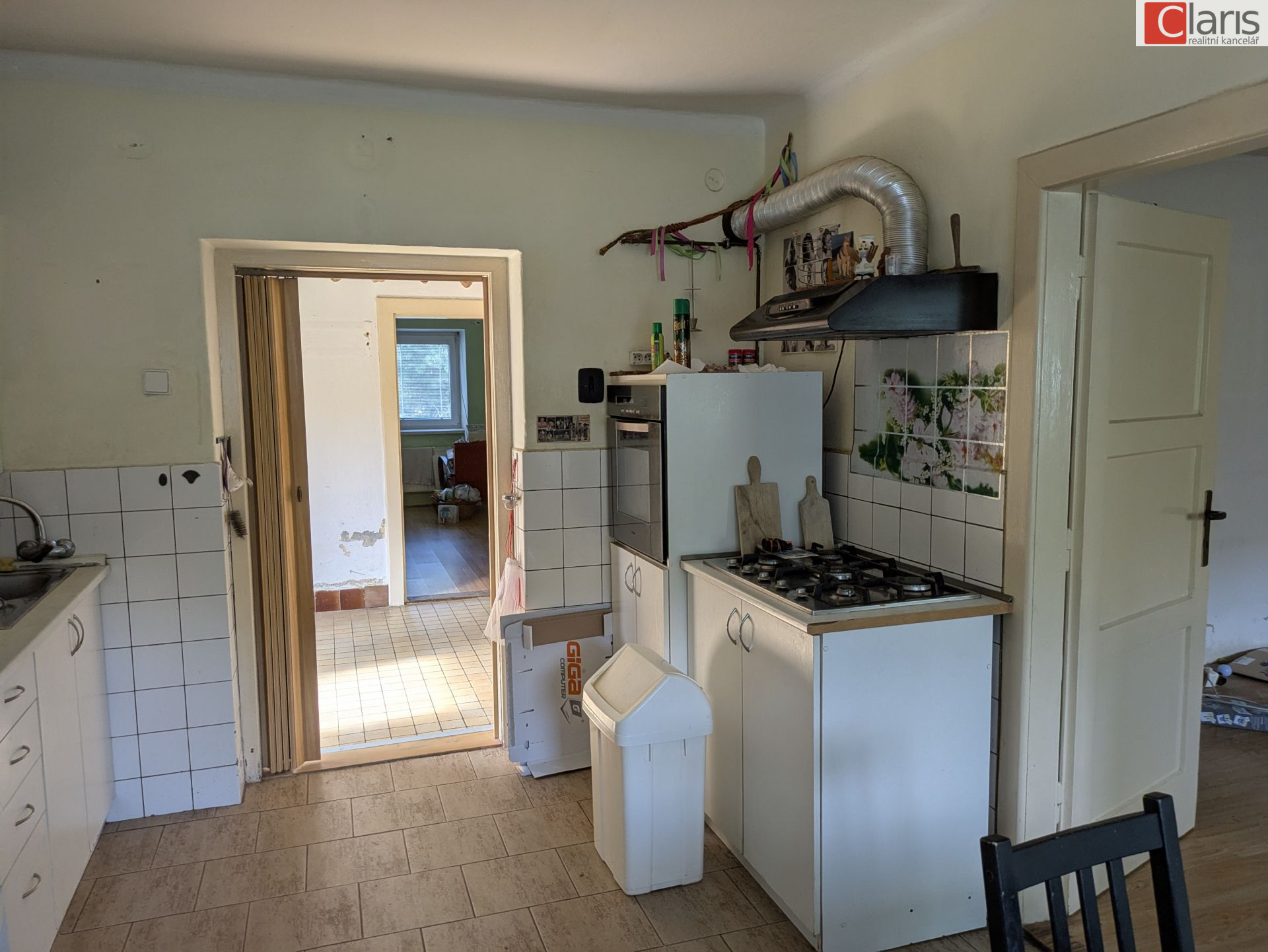 Prodej rodinného domu s rozsáhlými stavebními pozemky - obrázek č.14