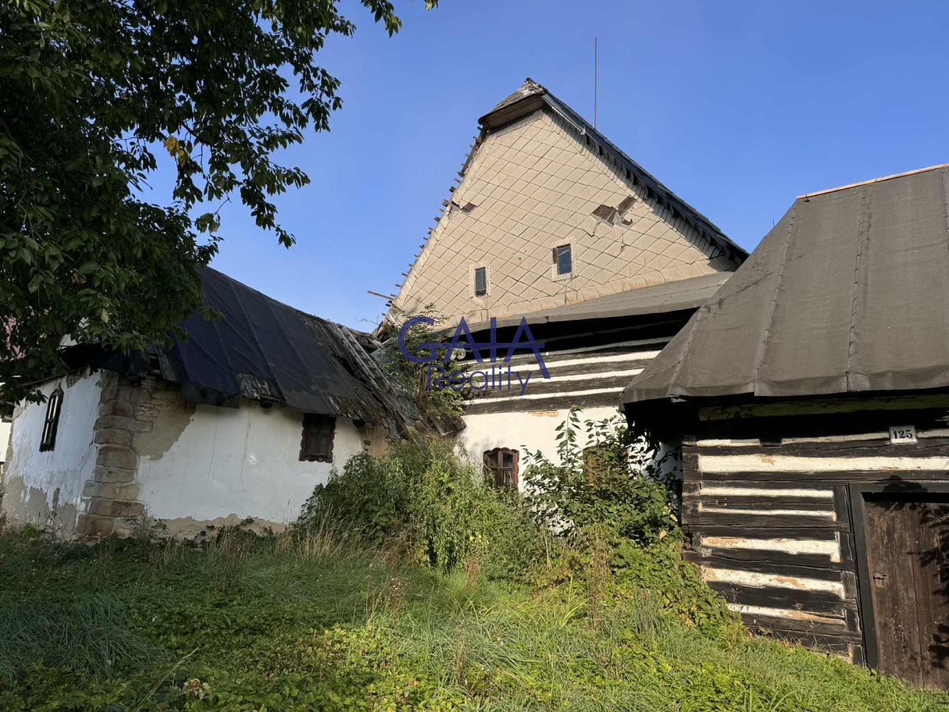 Prodej netradiční historické památky, krásné roubenky - titulní obrázek--