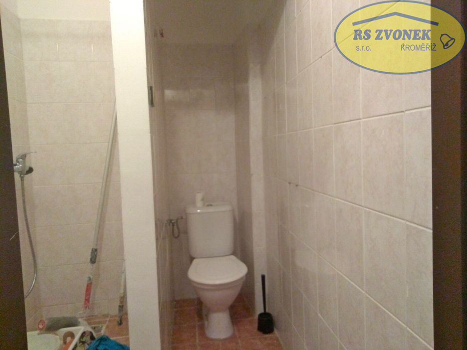 Pron. obchodu, ul.1.Máje, Olomouc - obrázek č.6