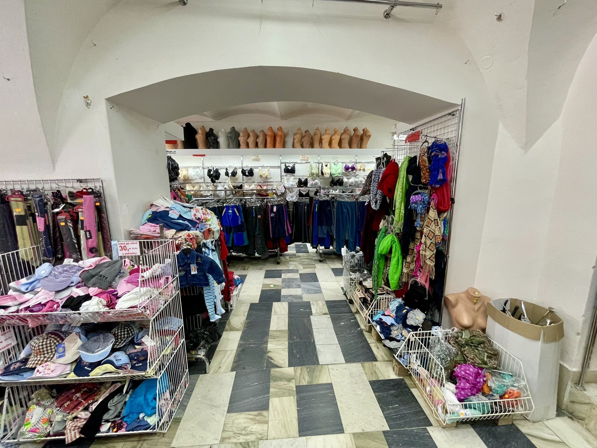 Prodej, Obchodní prostor, 800m2, Bruntál - obrázek č.7