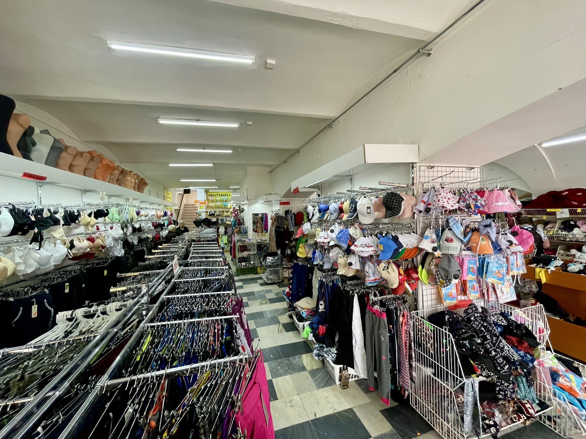 Prodej, Obchodní prostor, 800m2, Bruntál - obrázek č.9