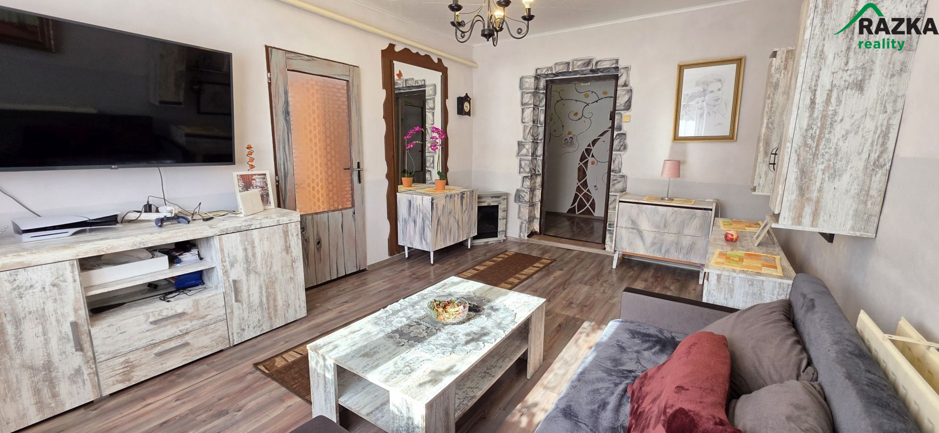 Rodinný dům 5+1 (280 m2) se zahradou Tisová - Hlinné - obrázek č.4