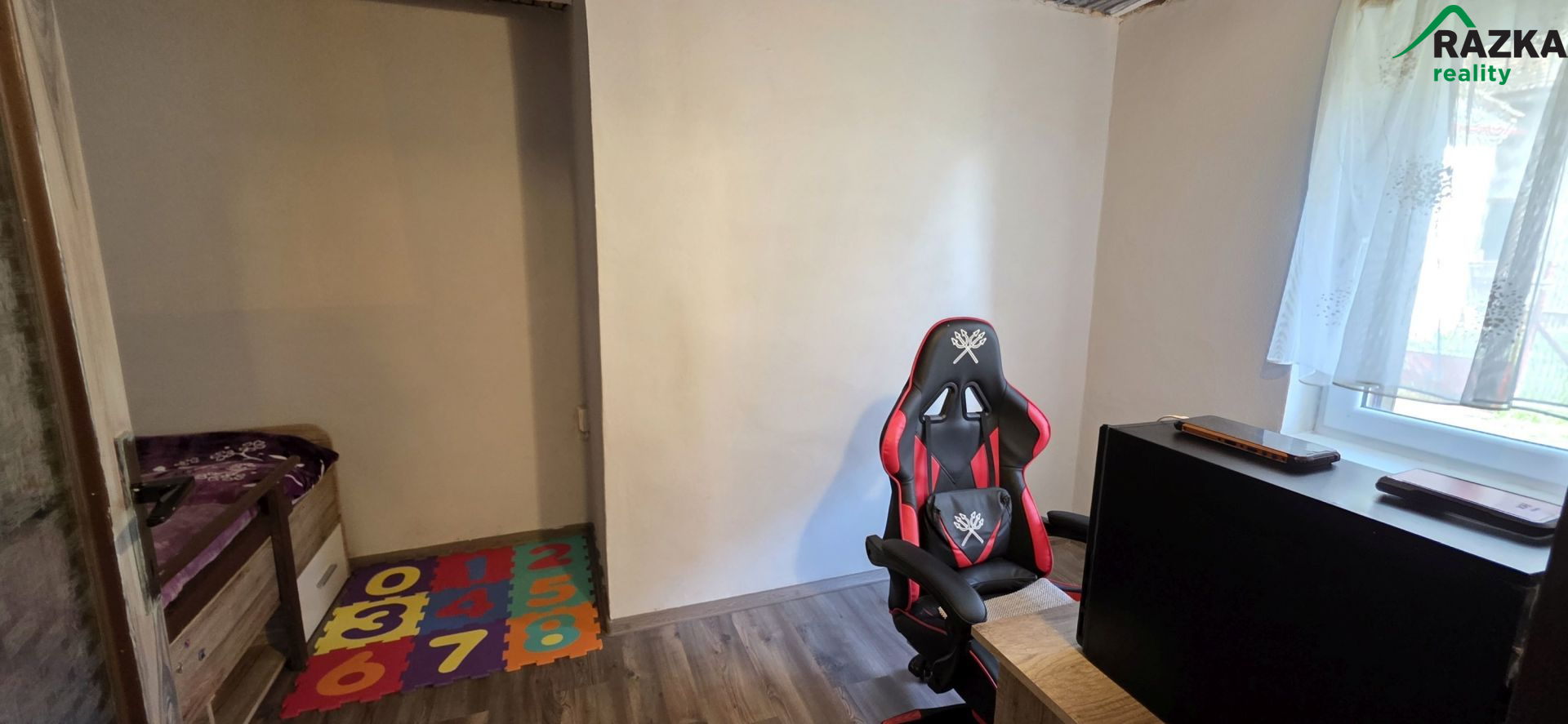 Rodinný dům 5+1 (280 m2) se zahradou Tisová - Hlinné - obrázek č.7