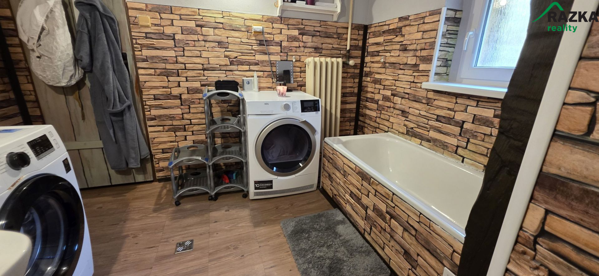 Rodinný dům 5+1 (280 m2) se zahradou Tisová - Hlinné - obrázek č.11