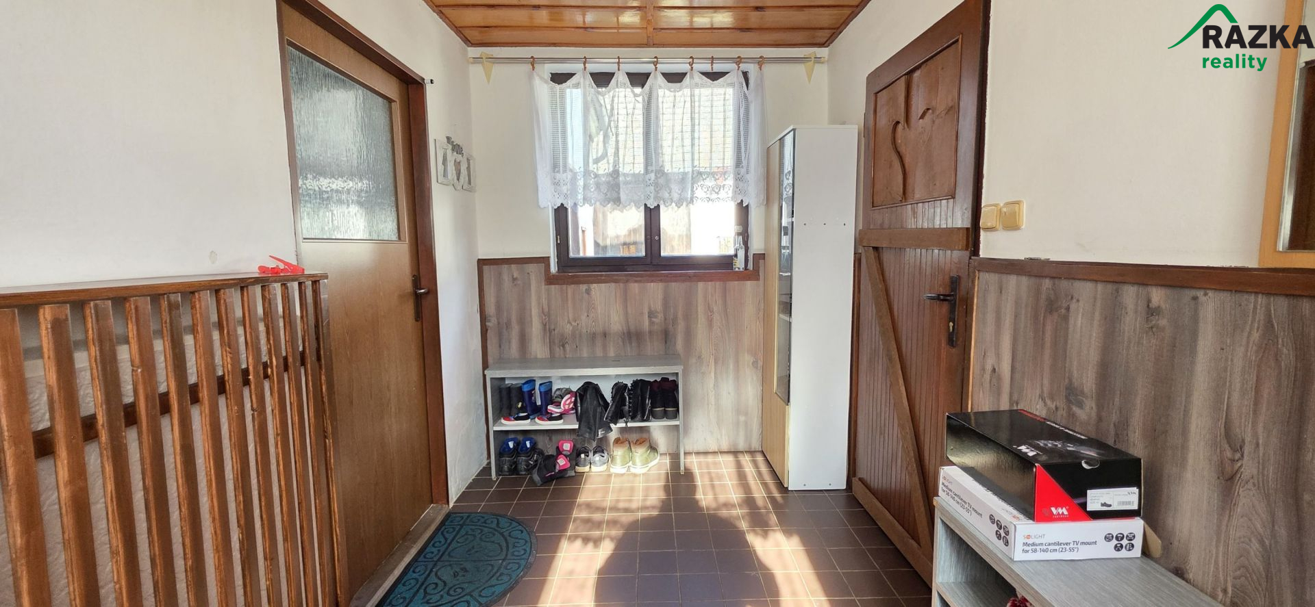 Rodinný dům 5+1 (280 m2) se zahradou Tisová - Hlinné - obrázek č.14