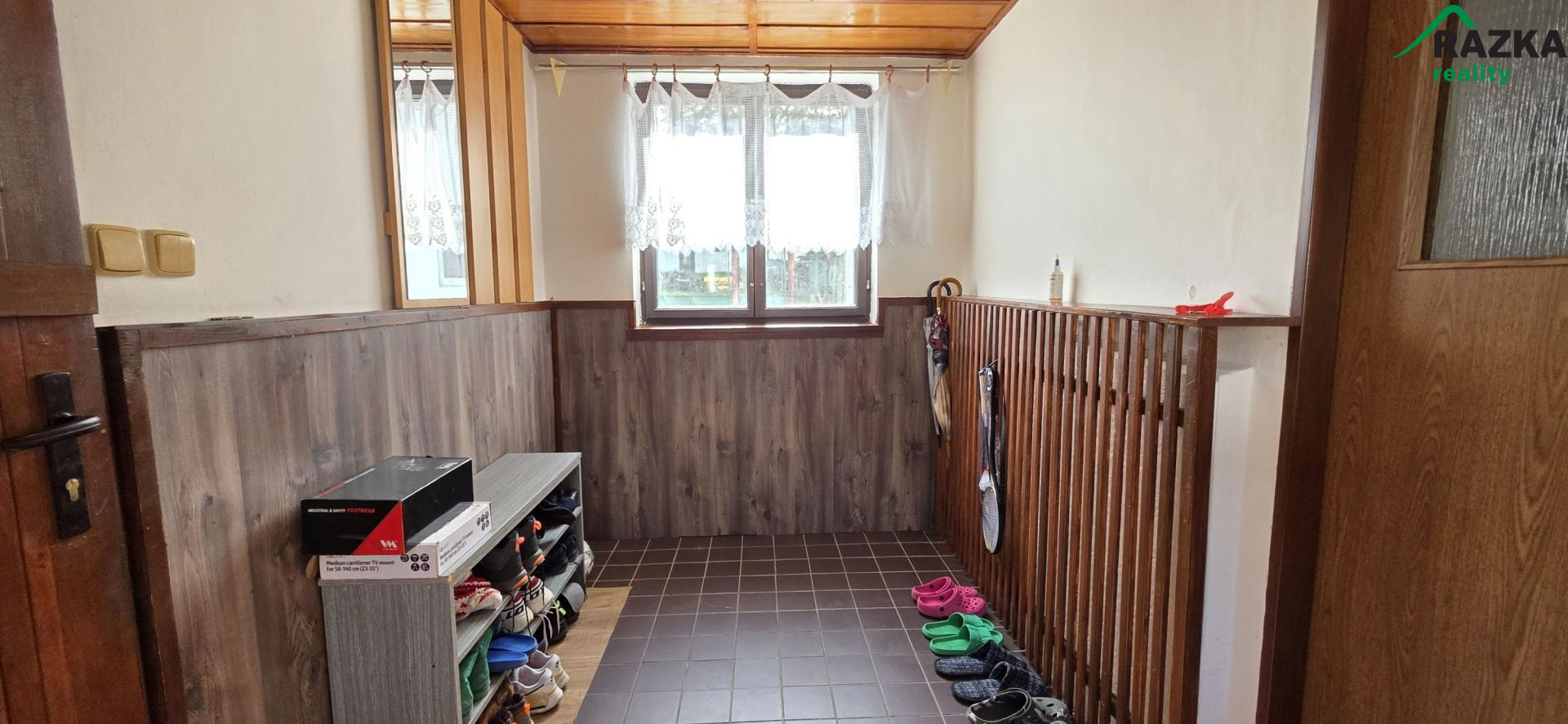 Rodinný dům 5+1 (280 m2) se zahradou Tisová - Hlinné - obrázek č.15