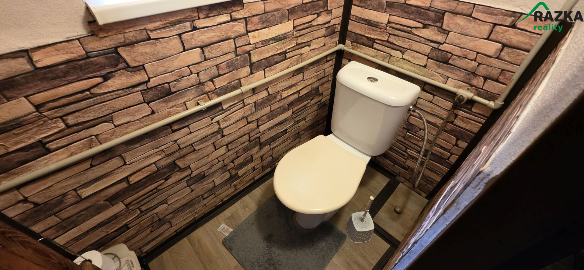 Rodinný dům 5+1 (280 m2) se zahradou Tisová - Hlinné - obrázek č.16