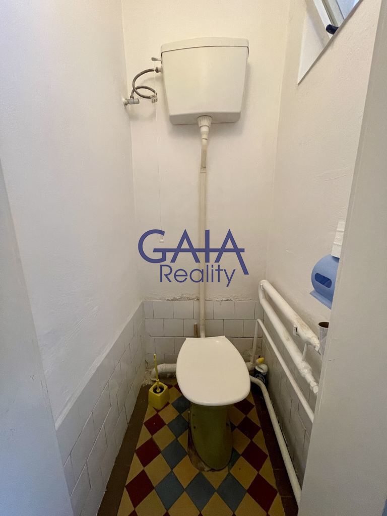 Prostorný rodinný dům s velkou zahradou a garáží - obrázek č.14