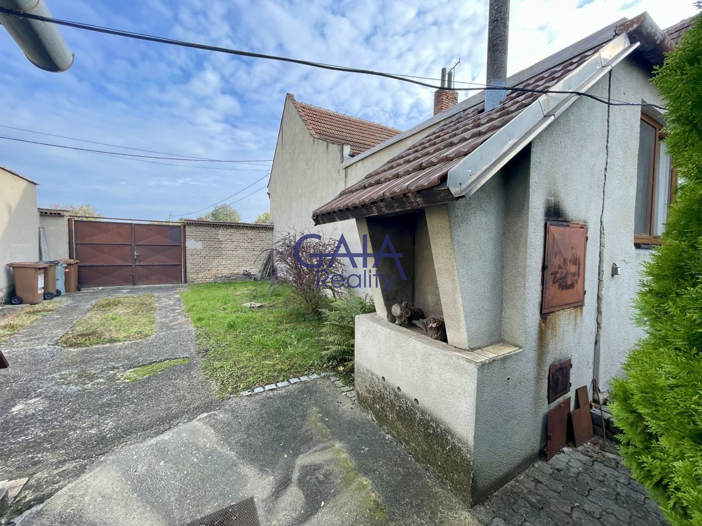 Prostorný rodinný dům s velkou zahradou a garáží - obrázek č.16