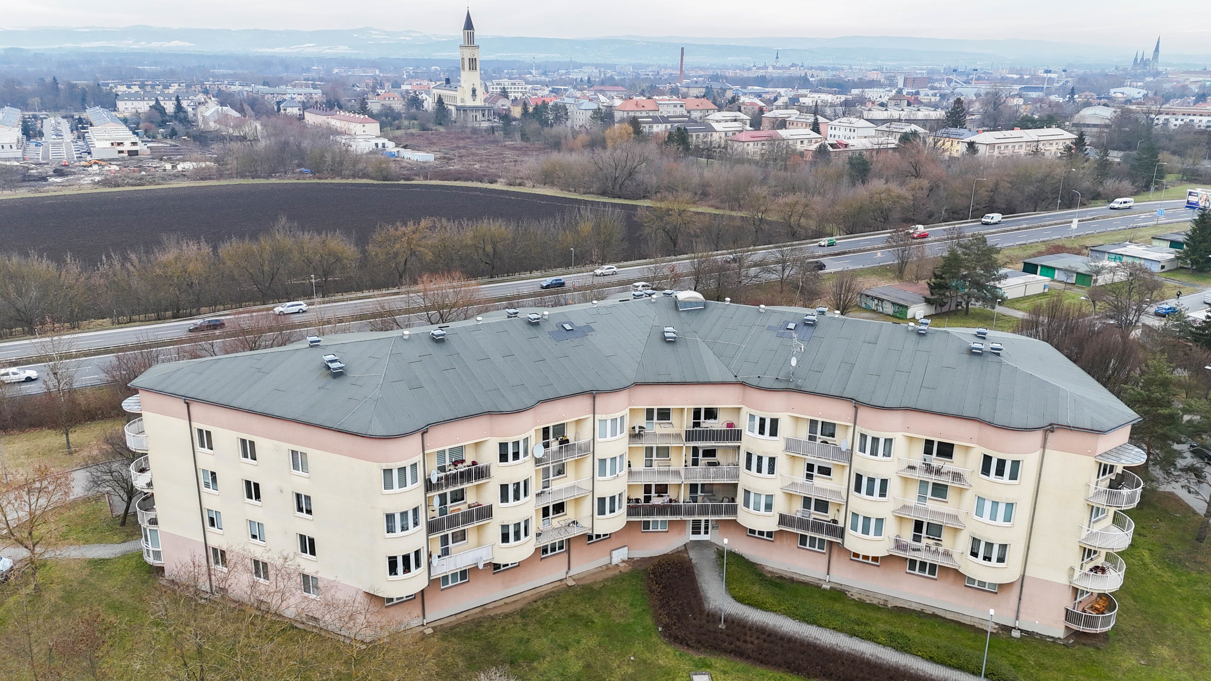 Pronájem cihlového bytu 2+kk v Olomouci, ulice Rumunská - obrázek č.8