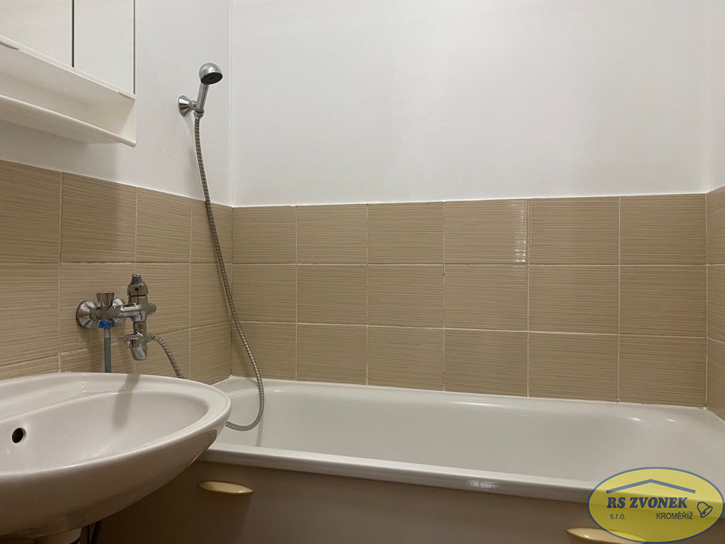 Pronájem BOV 2+1, Moravská, KM - obrázek č.7