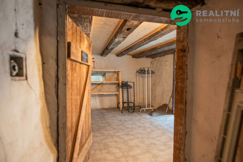 Roubenka s duší v centru města Vimperk - obrázek č.22