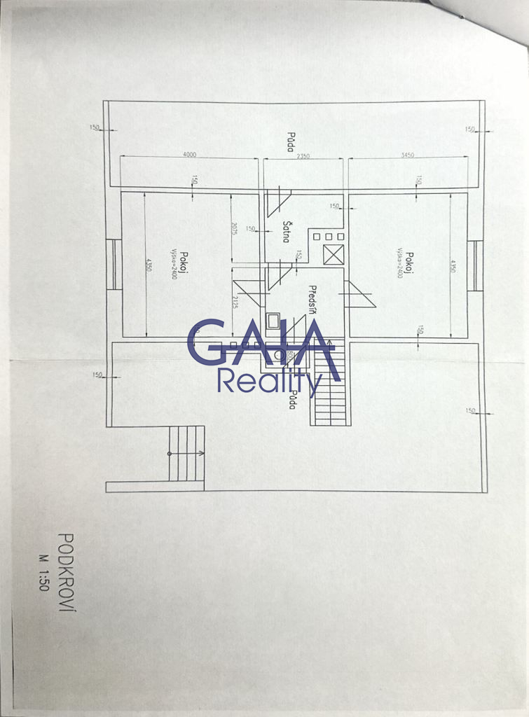 RD s rovinatým pozemkem a bazénem - obrázek č.24