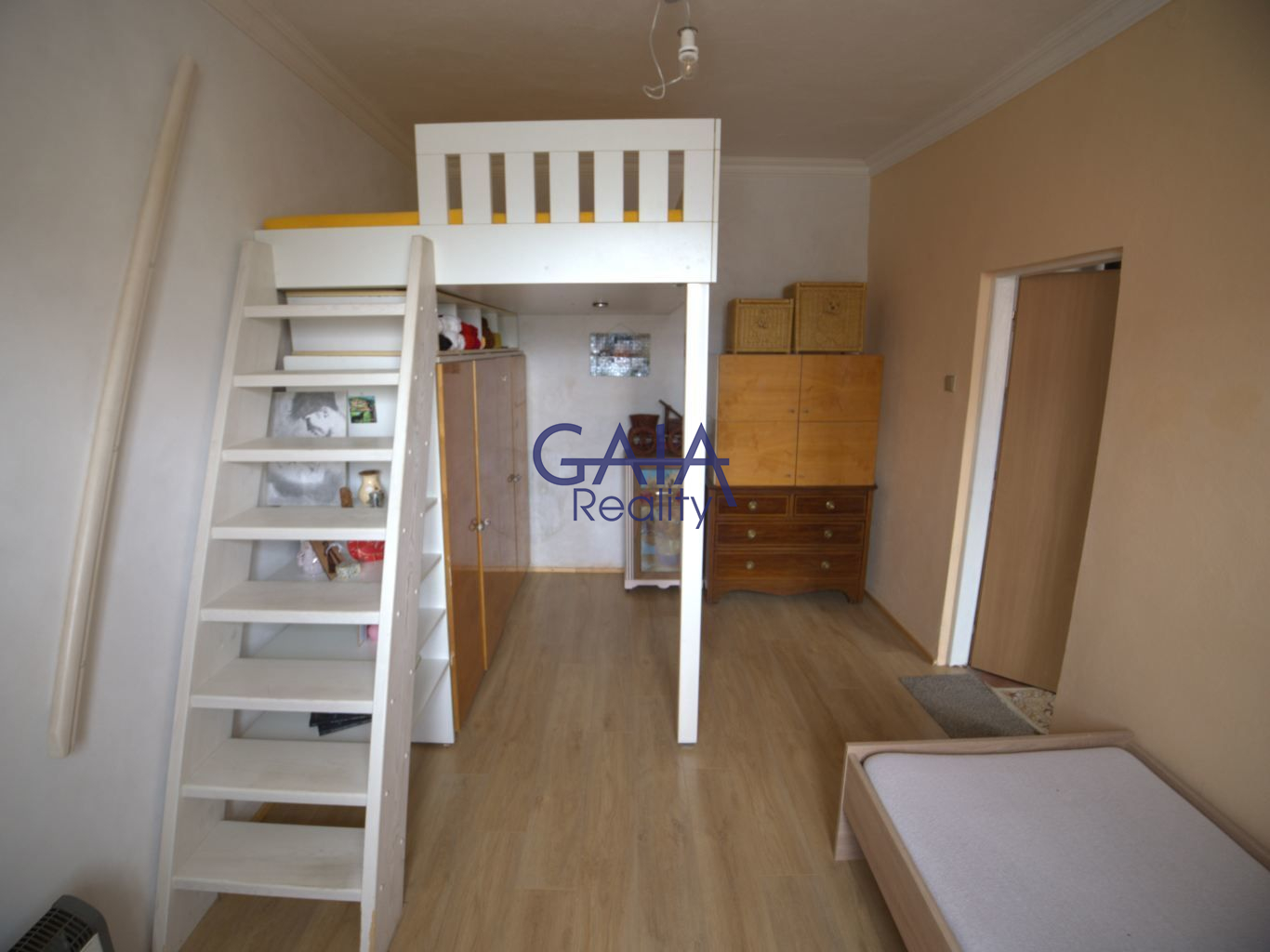 Rodinný dům 7+1 kousek od města i dálnice - obrázek č.4