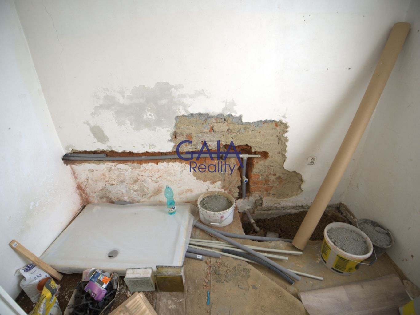 Rodinný dům 7+1 kousek od města i dálnice - obrázek č.8