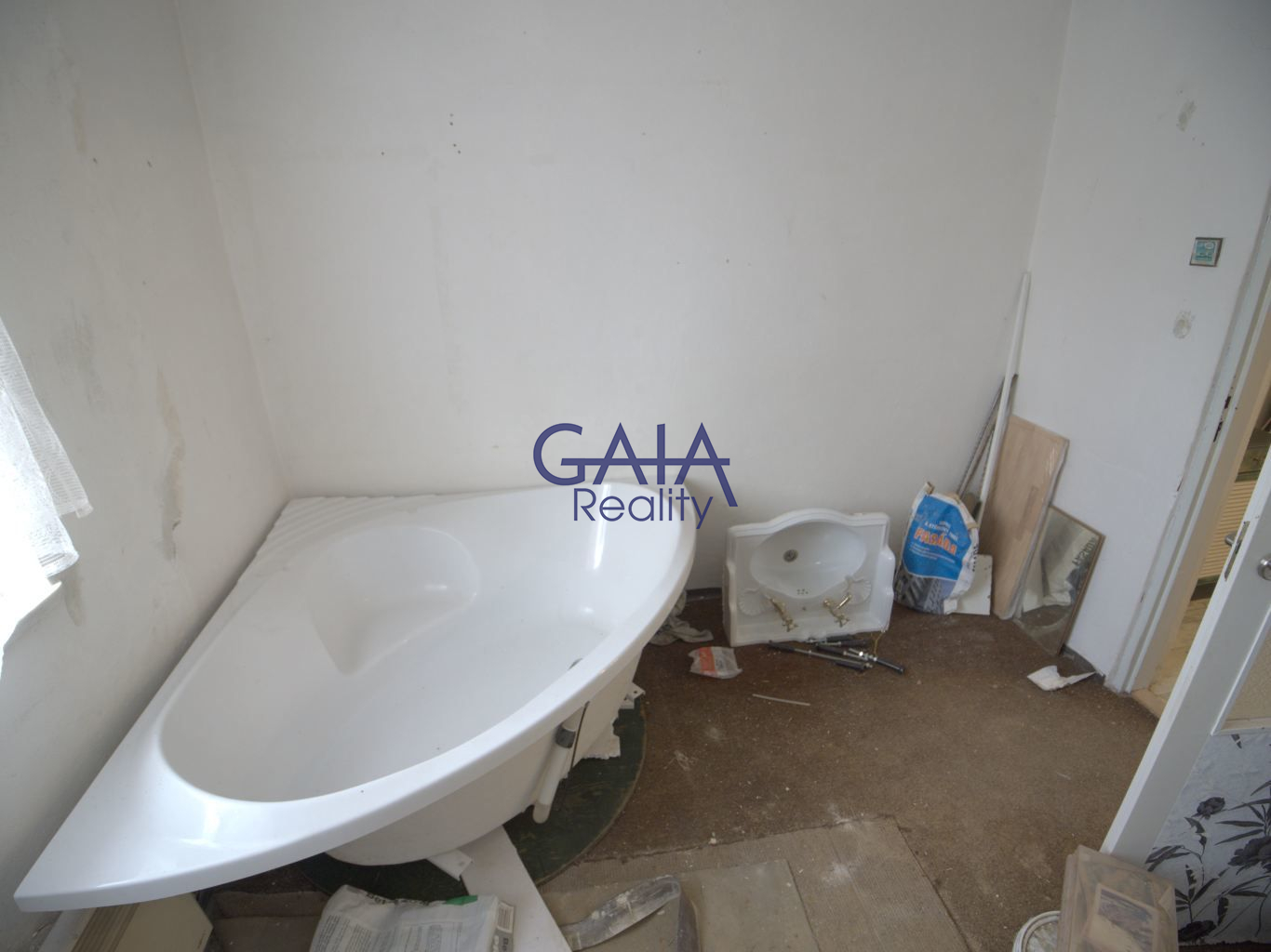 Rodinný dům 7+1 kousek od města i dálnice - obrázek č.10