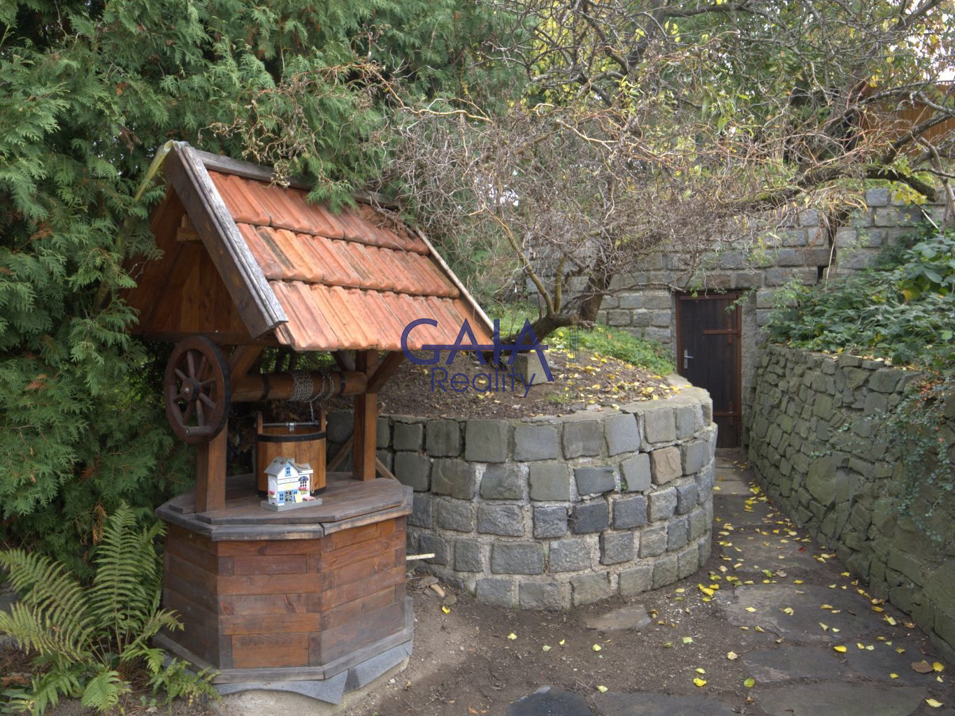 Rodinný dům 7+1 kousek od města i dálnice - obrázek č.17