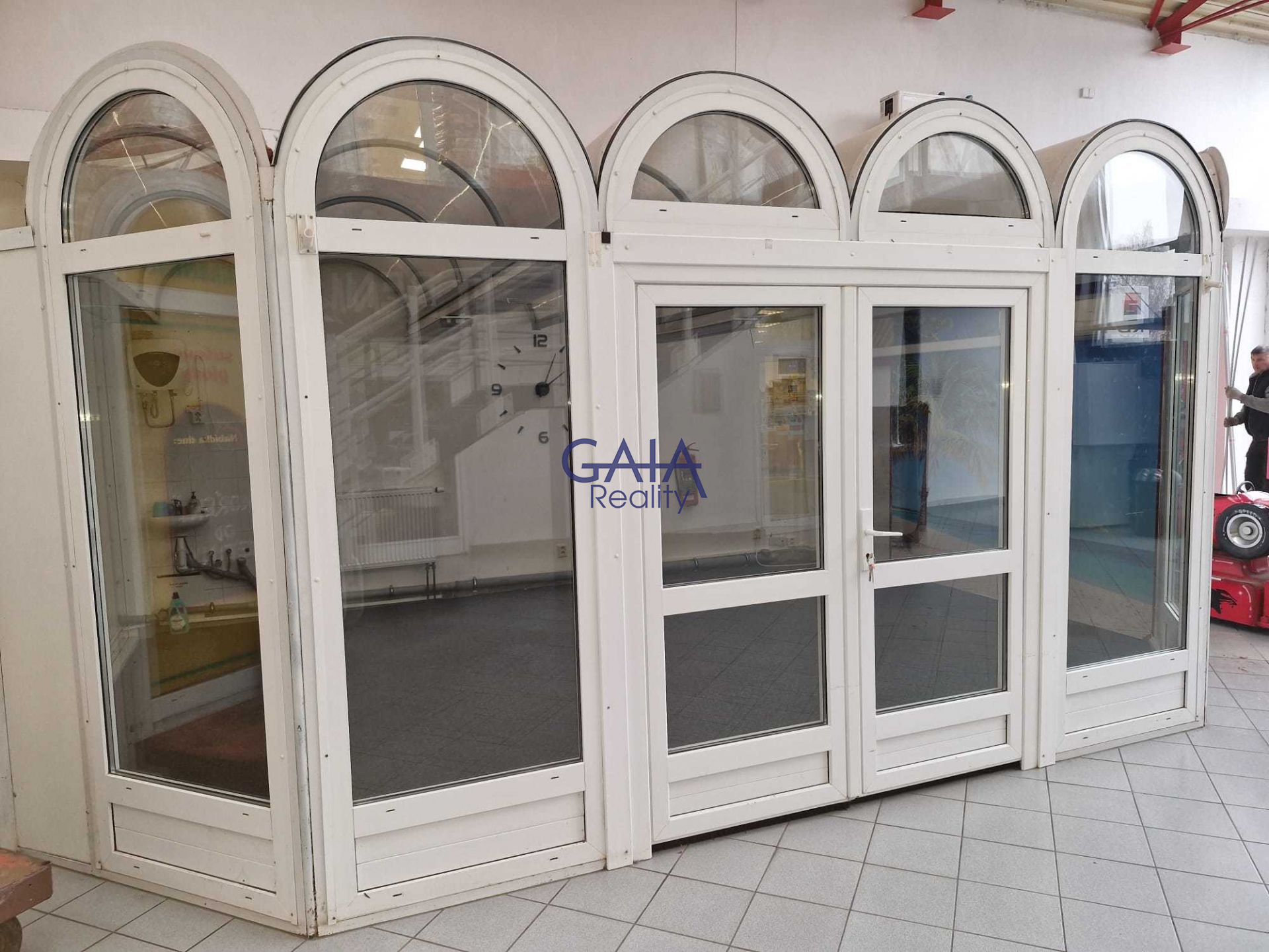 Komerční prostor v obch. centru Pasáž Hloučela, Prostějov - titulní obrázek--