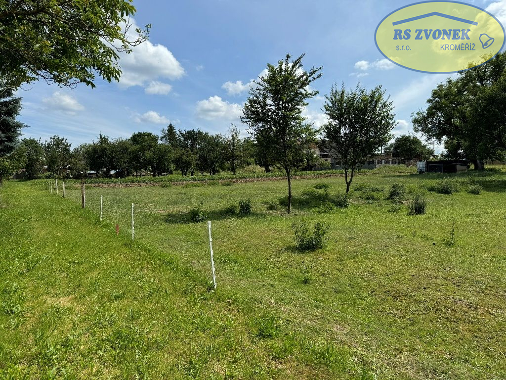 Pronájem zahrady 412 m2 Těšánky (okr. Kroměříž) - titulní obrázek--