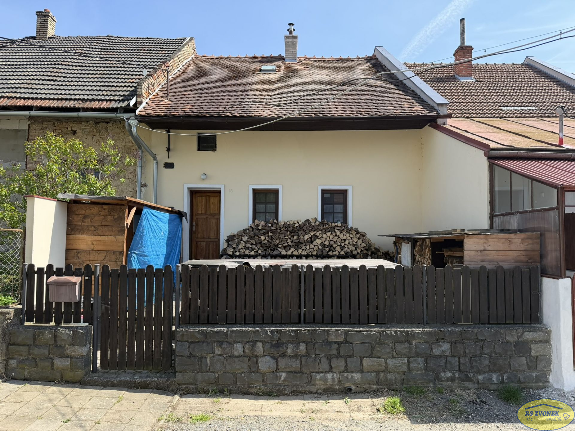 Prodej RD 2+1 Újezdsko, Kostelany - titulní obrázek--