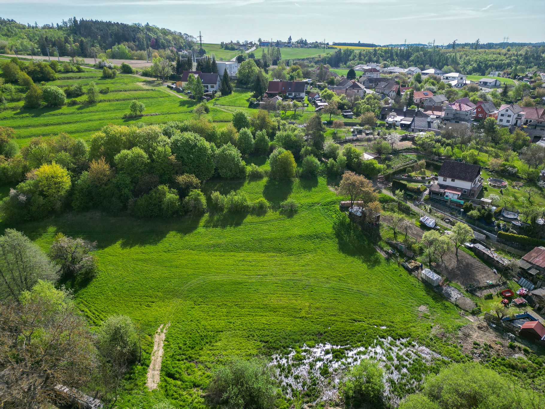 Výjimečný investiční pozemek 11.964 m²  v centru Konice - titulní obrázek--