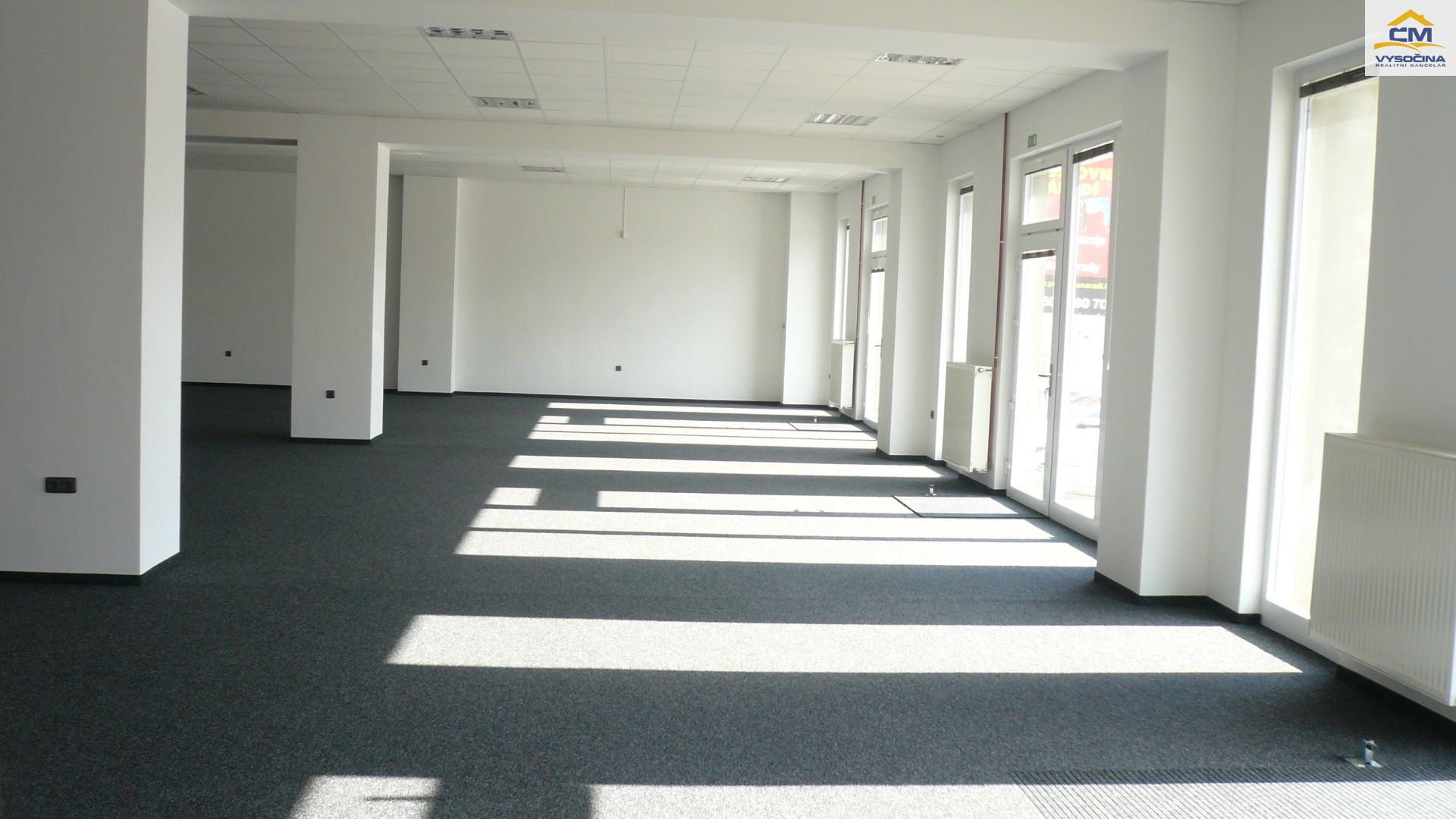 Pronájem obchodních prostor cca 300m2 v Havlíčkově Brodě. - titulní obrázek--